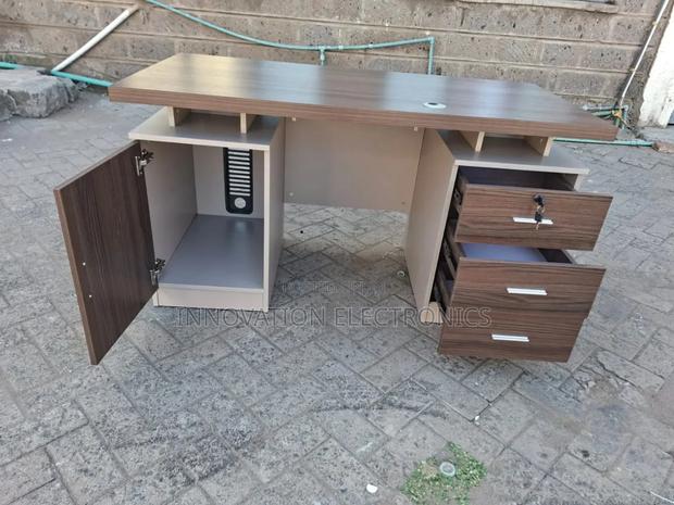 1.4 Metres Imported Office Desk 