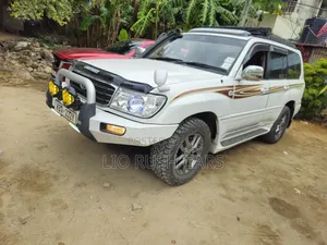 Toyota Land Cruiser 2003 White