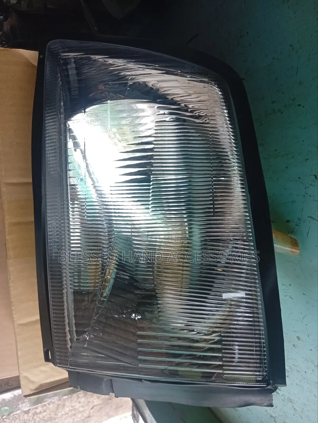 Headlight Mazda Bongo / Nissan Vanet