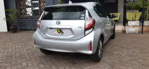 Toyota Aqua 2017 Silver