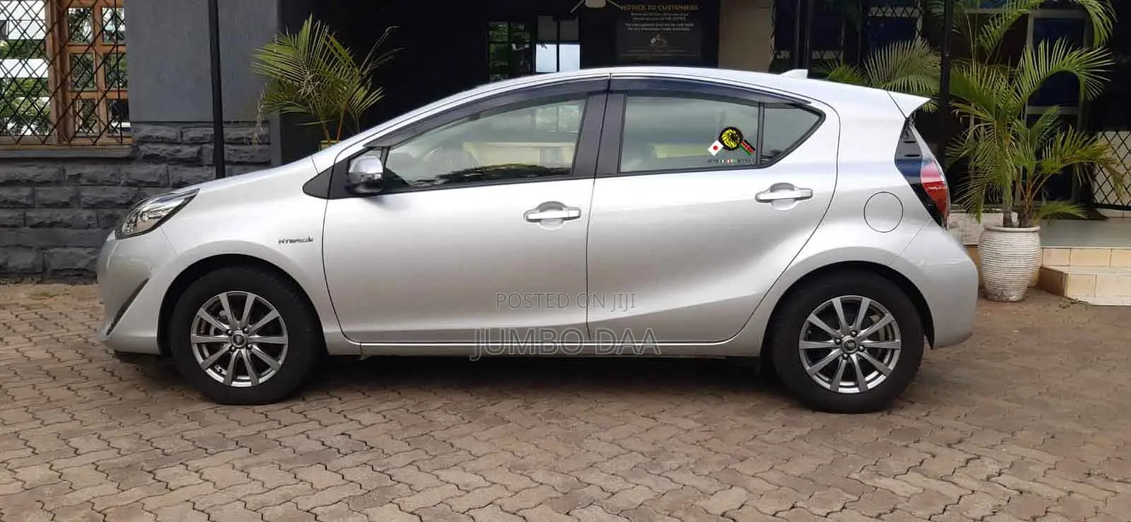 Toyota Aqua 2017 Silver