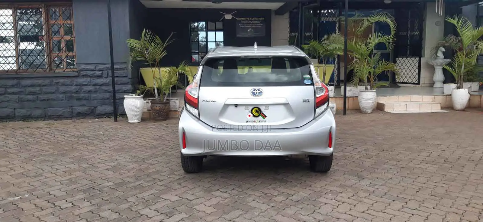 Toyota Aqua 2017 Silver