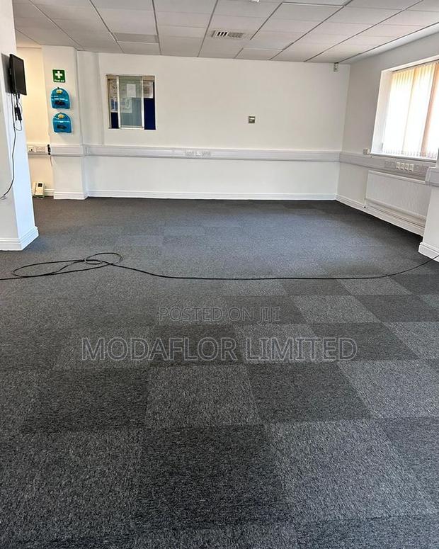 Plain Commercial Carpet Tiles Heavy Duty Business Flooring