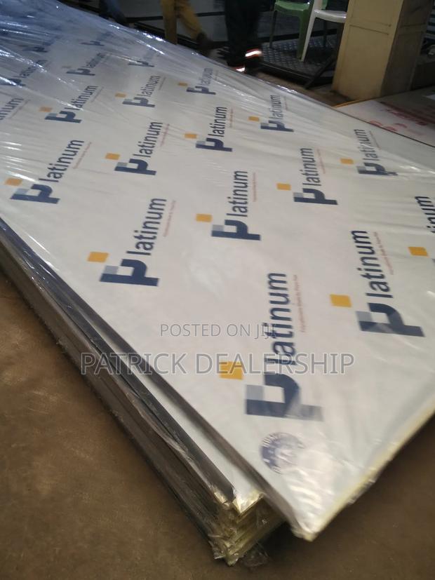 Clear Solid Polycarbonate Sheet - thumbnail 3