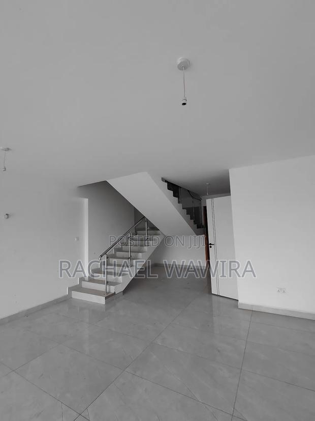 4bdrm Duplex in Gm, Spring Valley for sale - thumbnail 15