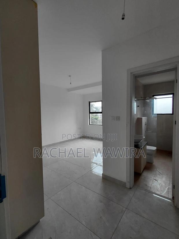 4bdrm Duplex in Gm, Spring Valley for sale - thumbnail 17