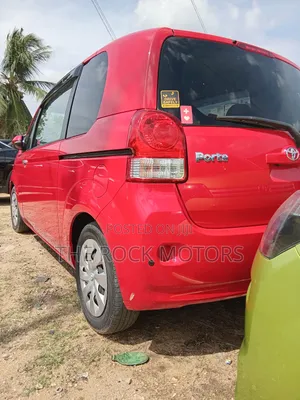 Toyota Porte 2019 Red