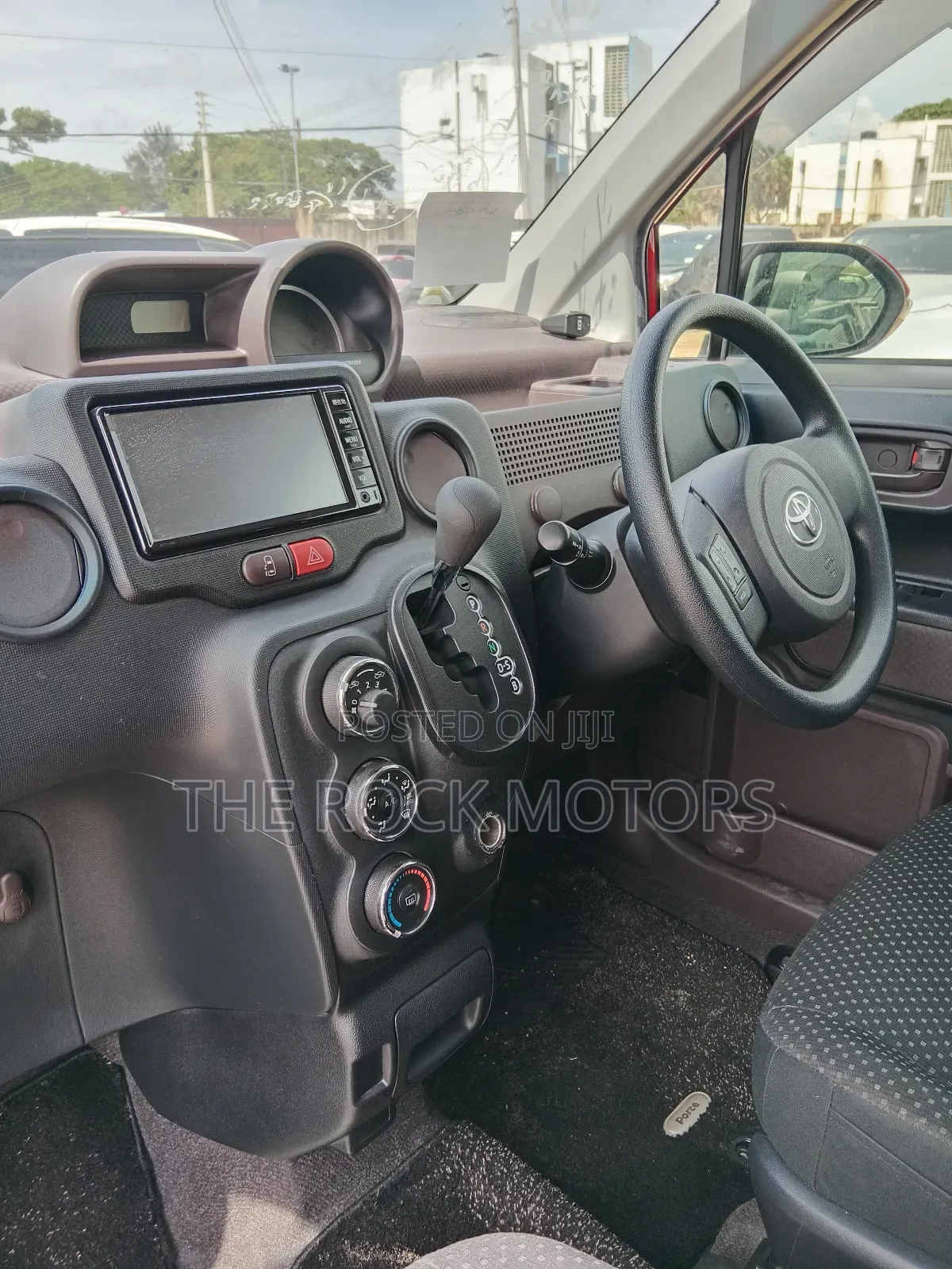Toyota Porte 2019 Red