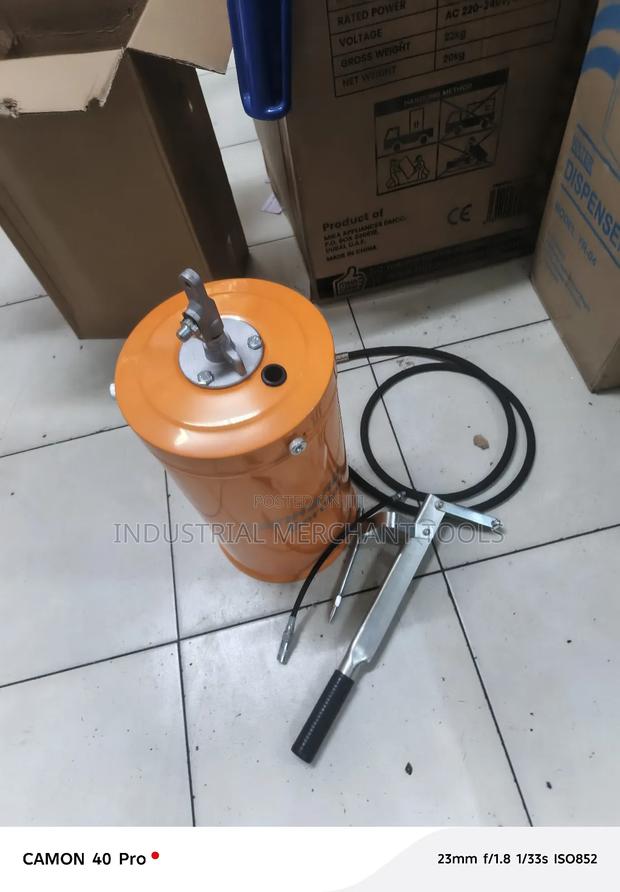 16ltrs Manual Grease Bucket-Suitable
