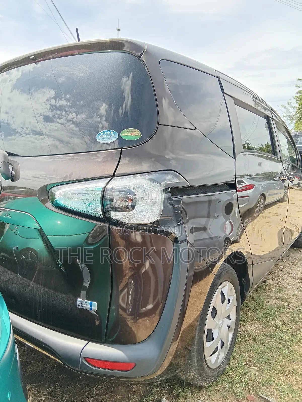 Toyota Sienta 2019