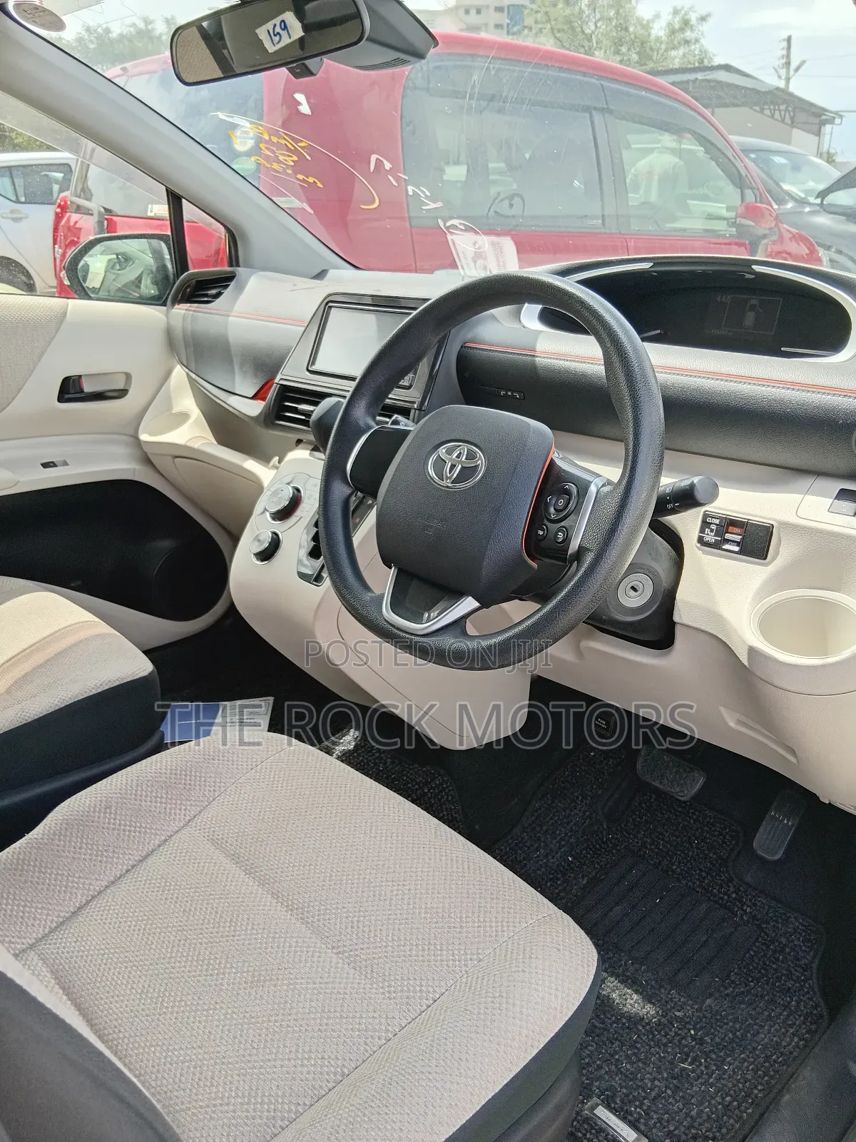 Toyota Sienta 2019