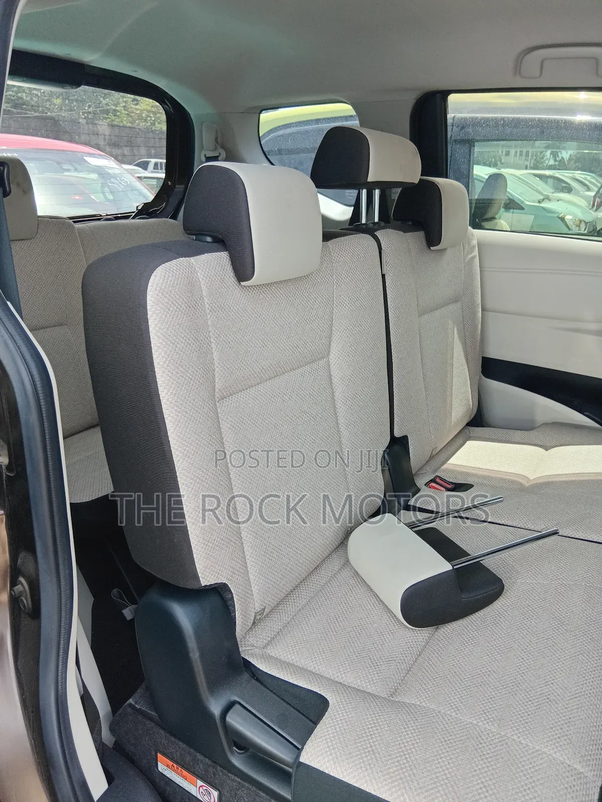 Toyota Sienta 2019