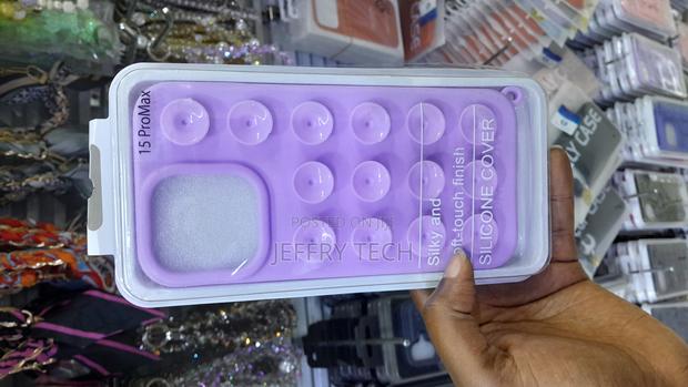 Simme Suction Cup (Octobuddy) Silicone Case for iPhone 15 Pro Max - main view