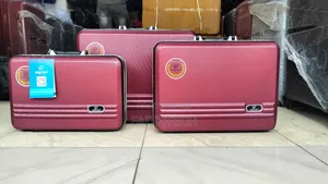 3-in-1 Hard Shell Briefcase Set
Durable and Stylish Briefcase