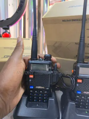 Baofeng Uv-5r Dual Band Walkie Talkie Vhf/Uhf Two-way Radio