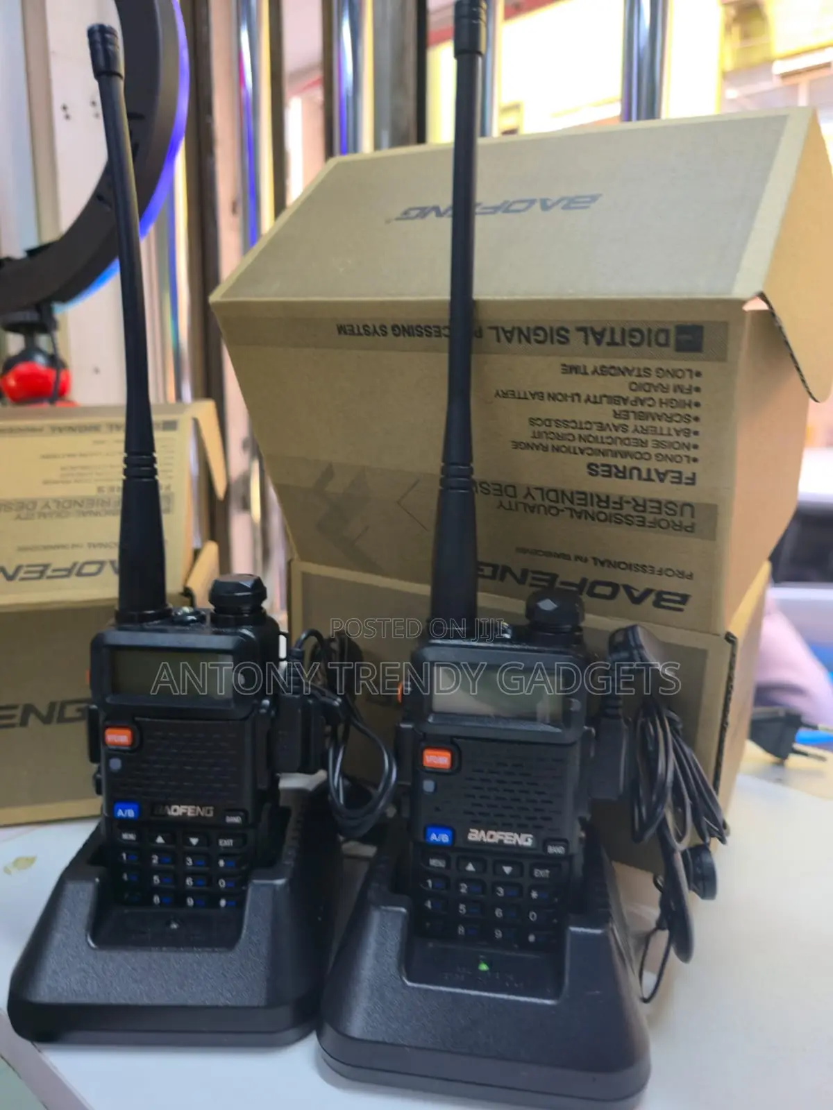Baofeng Uv-5r Dual Band Walkie Talkie Vhf/Uhf Two-way Radio