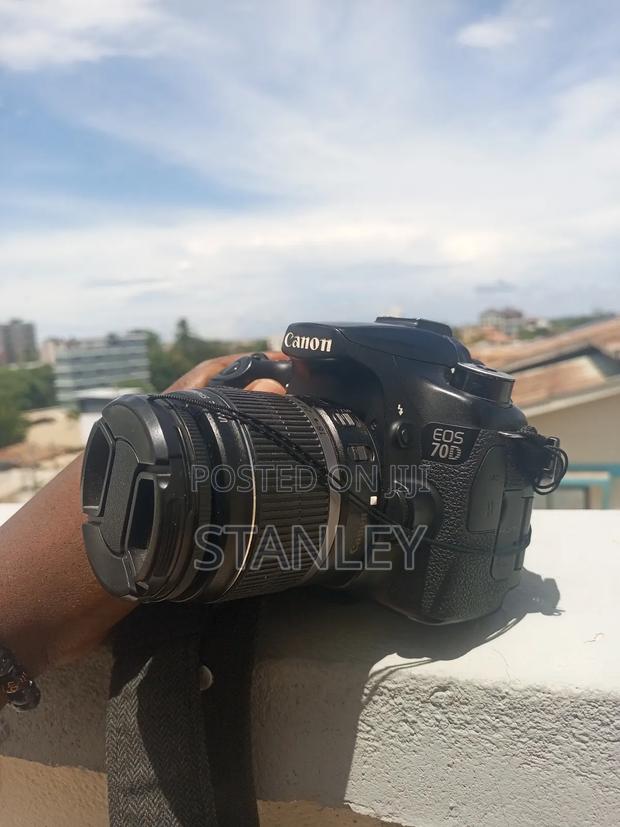 Eos Canon 70d With 18_55mm Lens