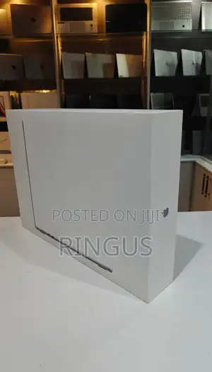 New Apple MacBook Air 2025 M4 15-inch 16GB Apple M4 Max SSD 512GB
