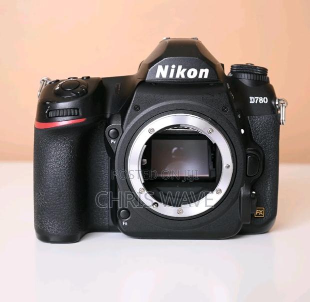 Nikon D780 Full Frame-Perfect Condition - thumbnail 3