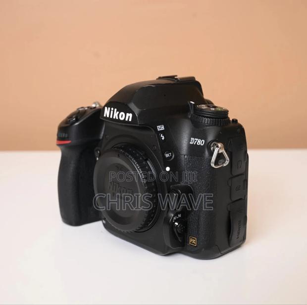 Nikon D780 Full Frame-Perfect Condition - thumbnail 4