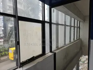 Prime 20 SQM Commercial Space to Let – Covo Lavington | Window Front |