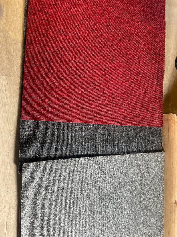 Plain Commercial Carpet Tiles Professional Workspace Upgrade