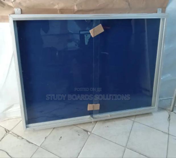 3ftx2ft Glass Lockable Notice Board - main view