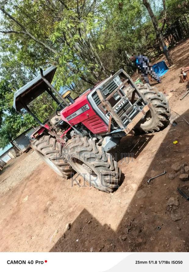 Massey Ferguson 385 4wd Tractor - thumbnail 2