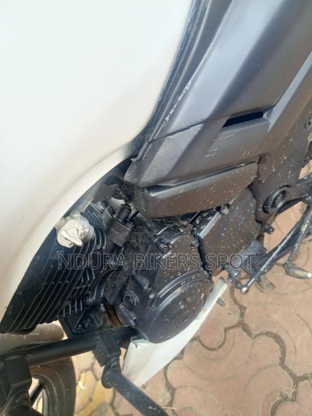 TVS Apache 160 4V 2020 White - thumbnail 8