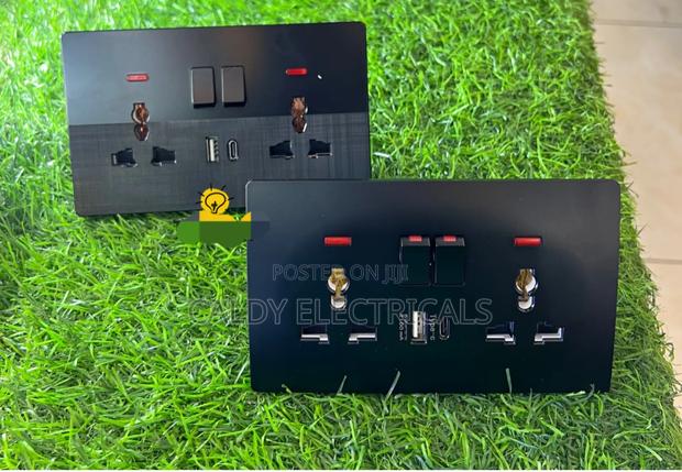 Ultra Thin Vip Black Double Socket With Usb Port - main view