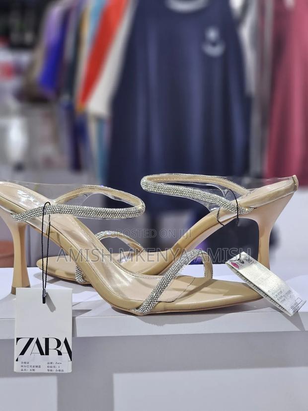 Shoes That Turns Heads - main view