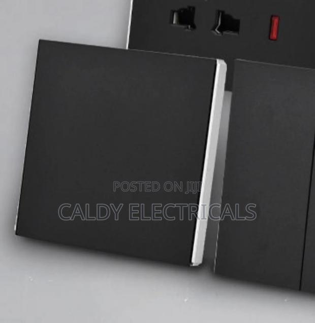 Quality Modern Black 1-Gang Light Switch K2a