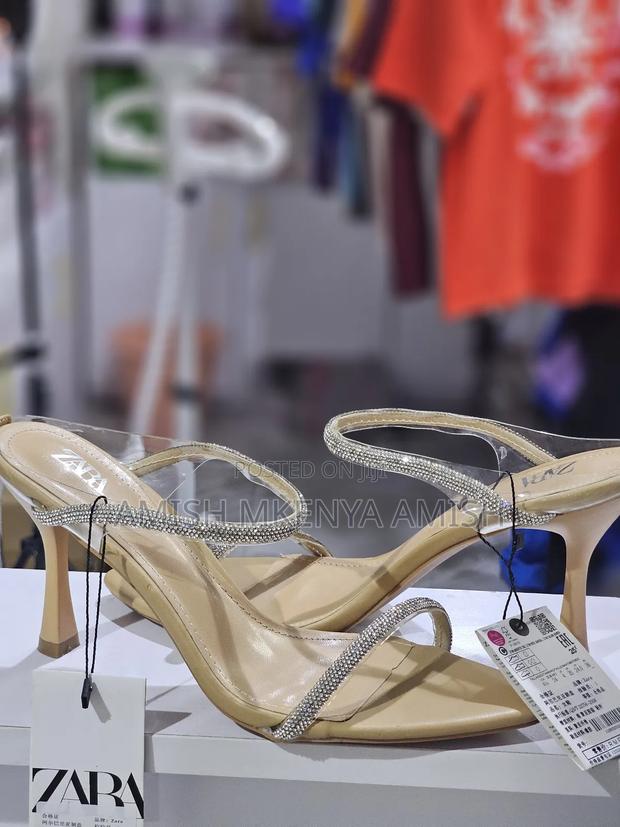 Shoes That Turns Heads - thumbnail 2