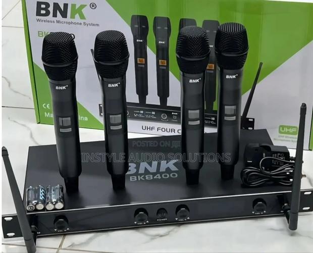 Bk8400 Wireless Uhf Quality Microphones 100 Meters Frequency Range