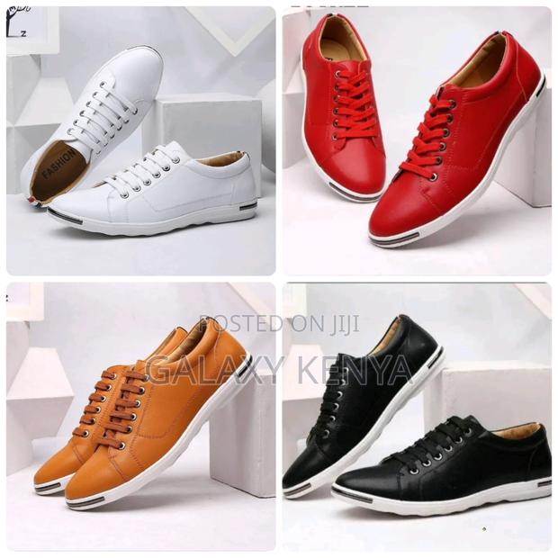 Unisex - (40 - 48) Sneakers - main view