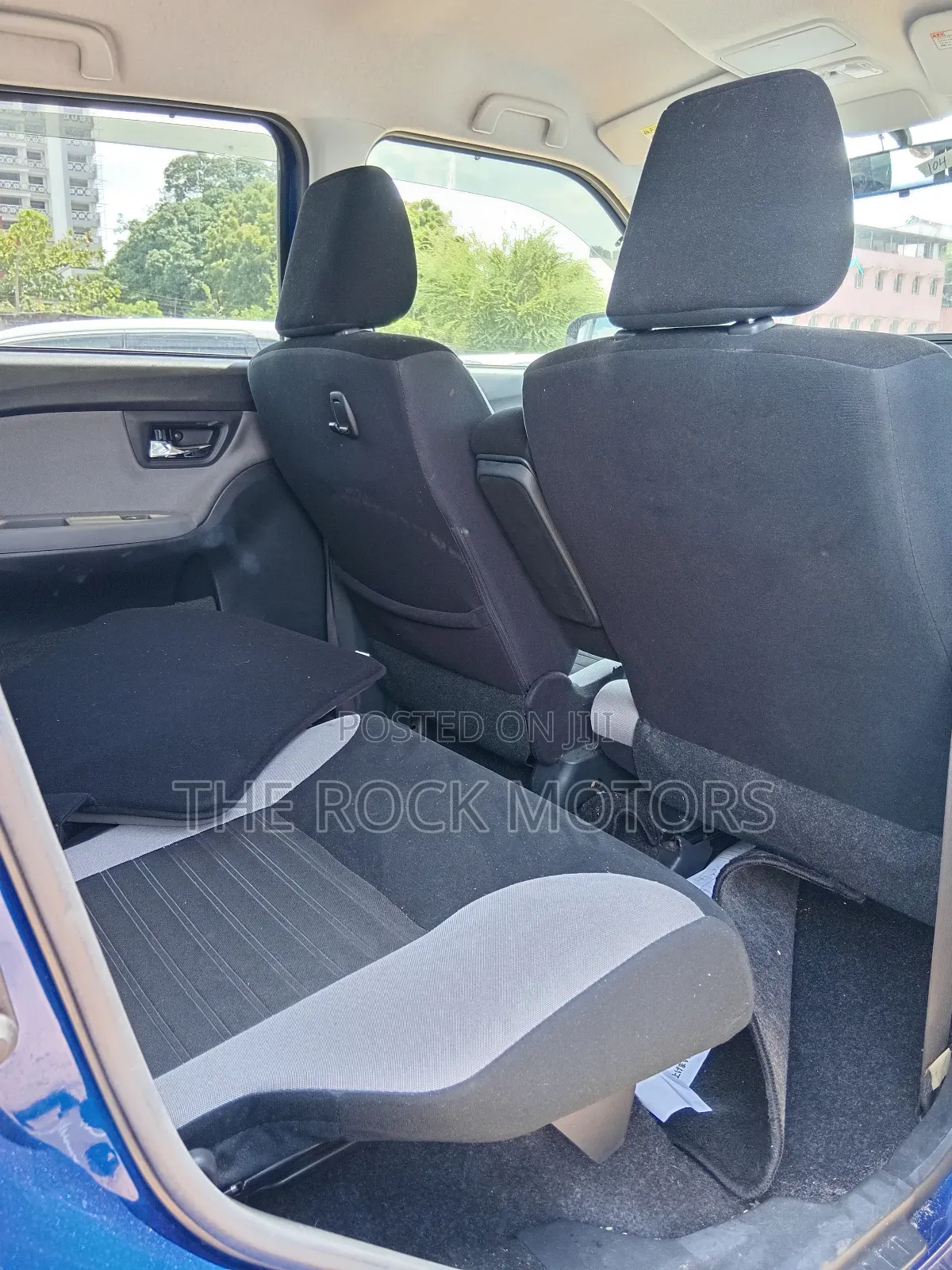 Daihatsu Cast 2018 Blue