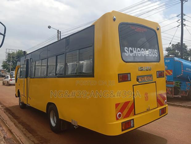 Isuzu NQR 2015 Yellow - thumbnail 9