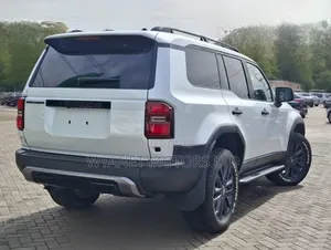 Toyota Land Cruiser Prado 2.8 2024 White