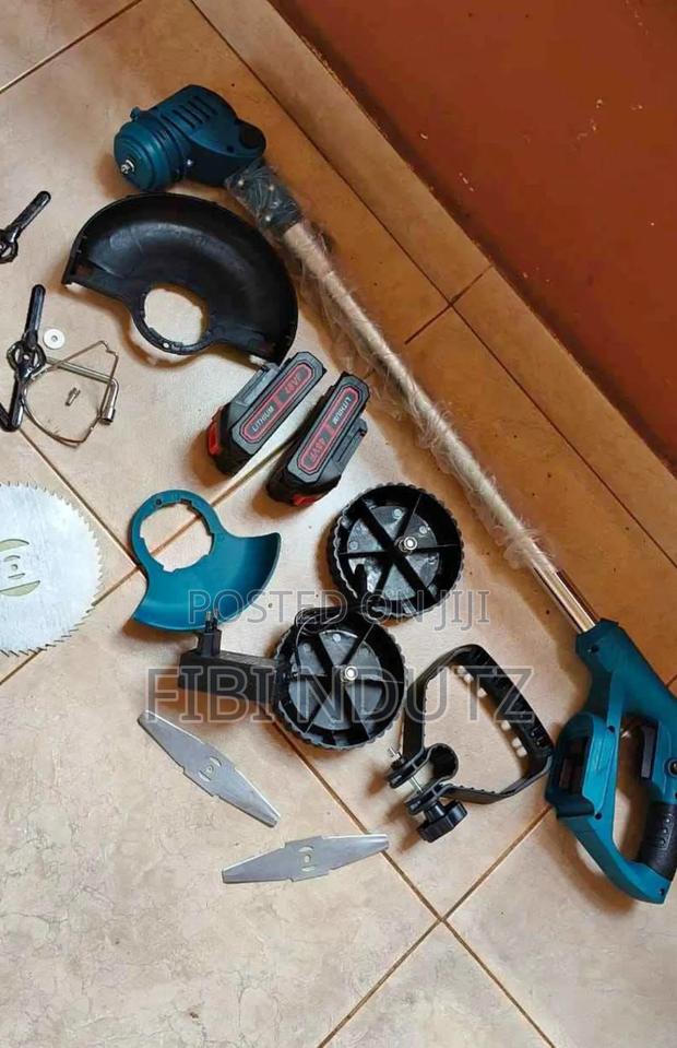 Makita Cordless Brush Cutter/Professional Makita Brush Cutter - main view