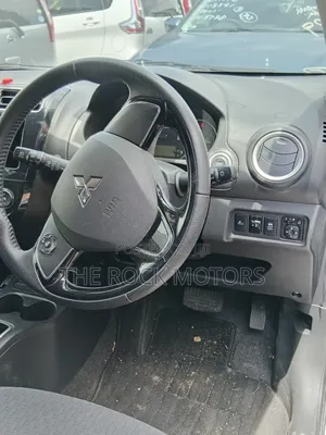 Mitsubishi Mirage 2019 Silver
