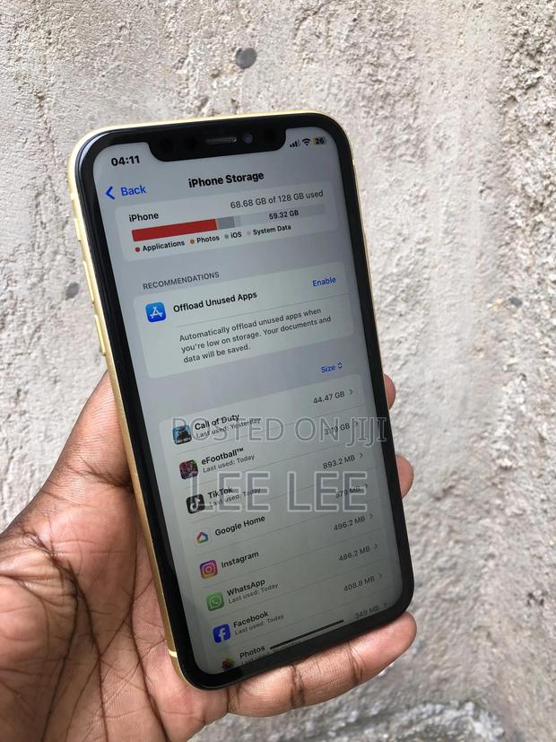 Apple iPhone 11 128 GB Yellow - main view