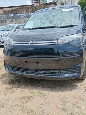 Toyota Spade 2018 Green