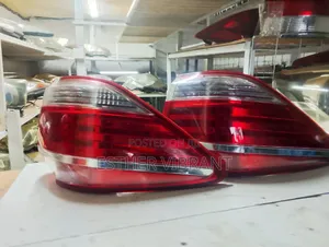 Toyota Crown Royal 2014 Backlights