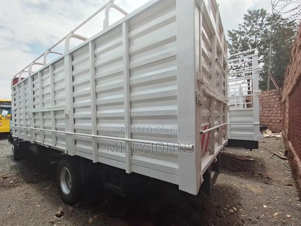 Mitsubishi Mits Fh 215 2014 White - thumbnail 6