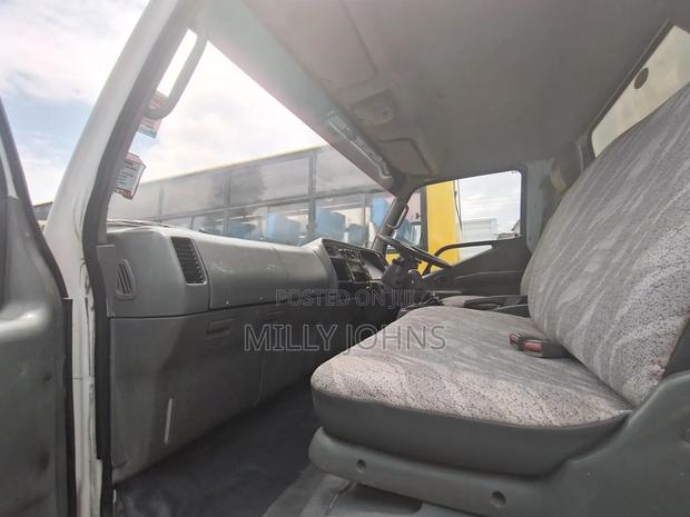 Mitsubishi Mits Fh 215 2014 White - thumbnail 8