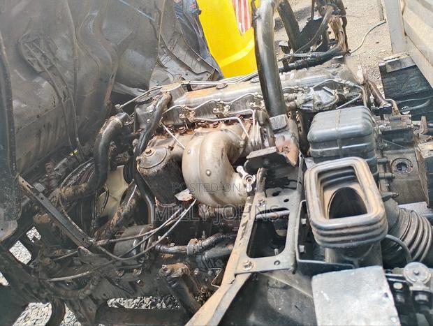 Mitsubishi Mits Fh 215 2014 White - thumbnail 9