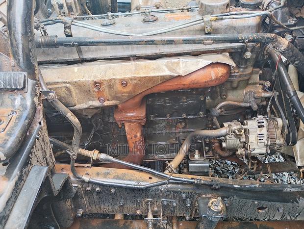 Mitsubishi Mits Fh 215 2014 White - thumbnail 11