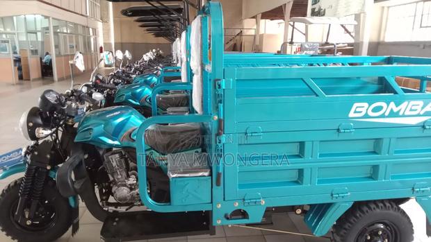 New Bomba 200cc 2025 Blue - main view