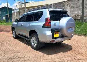 Toyota Land Cruiser Prado 2.8 2019 Silver