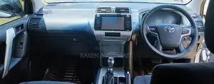 Toyota Land Cruiser Prado 2.8 2019 Silver